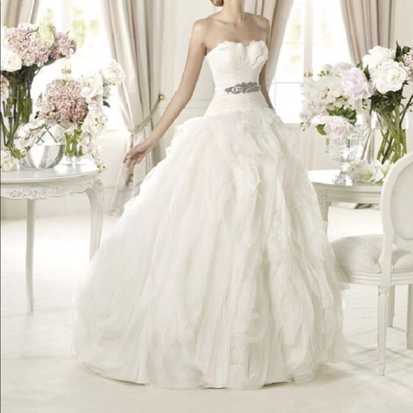 Wedding Dress - Picture 2 of 3